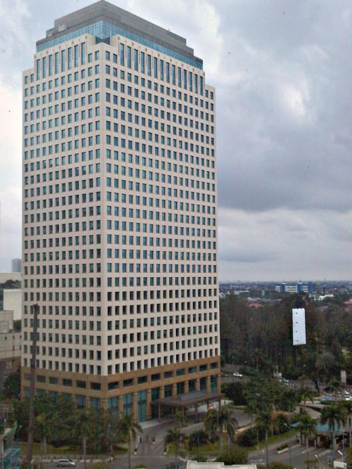 Sentral Senayan I merupakan salah satu dari tiga menara perkantoran yang terletak di kompleks bisnis Senayan, Jakarta. Gedung ini terdiri dari 18 lantai dengan...