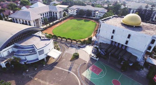 Al Izhar Junior High Islamic School, Private School | We provide Indonesia infrastructure map on various property sectors and data. Access property listings, infrastructure developments, news, and valuable transaction data for informed decisions.