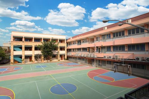 IPEKA Tomang II Senior High School, Private School | We provide Indonesia infrastructure map on various property sectors and data. Access property listings, infrastructure developments, news, and valuable transaction data for informed decisions.