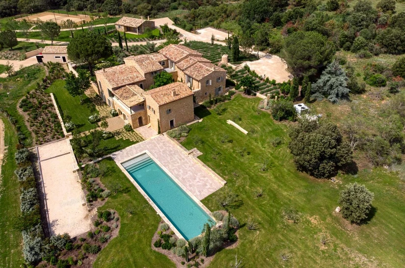 Knight Frank | Bonnieux, Vaucluse, Provence-Alpes-Côte d'Azur | Bonnieux France 3