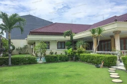 Knight Frank | House in Wonocolo Surabaya | Photo (thumbnail)